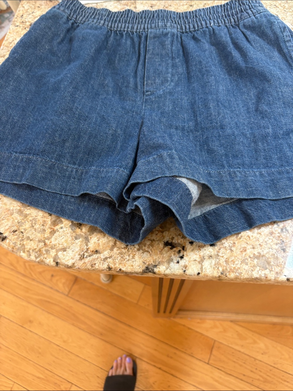 Women's Elastic-Waist Denim Short in Dark Blue